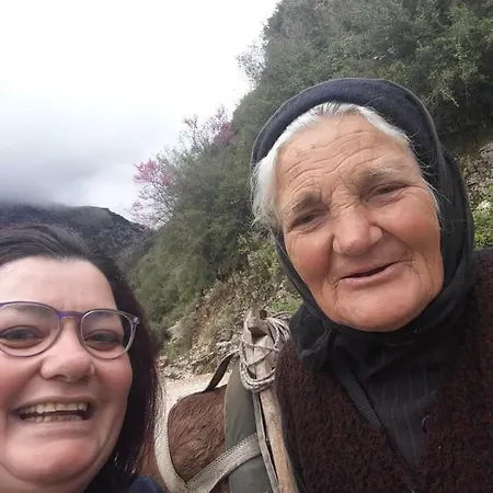 Buronja-kuc Vlore *